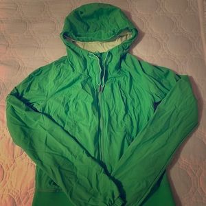 Cute Lululemon windbreaker!